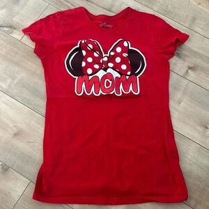 4/$25 Disney Minnie Mouse Red T-shirt “MOM” Sz M
